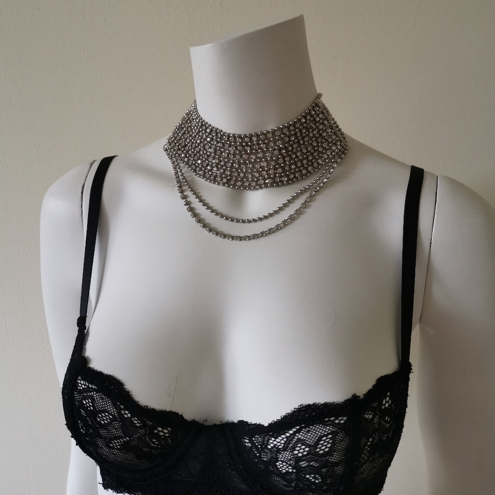 Choker - Picture 4 of 5